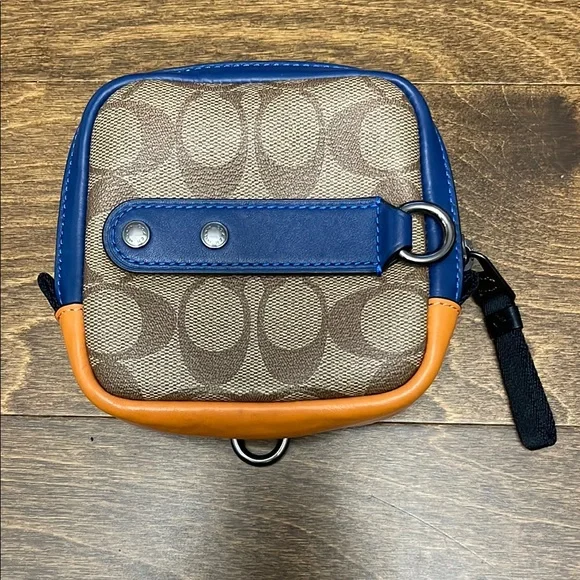 Coach Square Hybrid Pouch - Picture 2 of 7